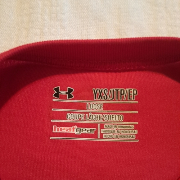 Under Armour boys size XS red long sleeve heat gear shirt VGUC - Picture 3 of 4